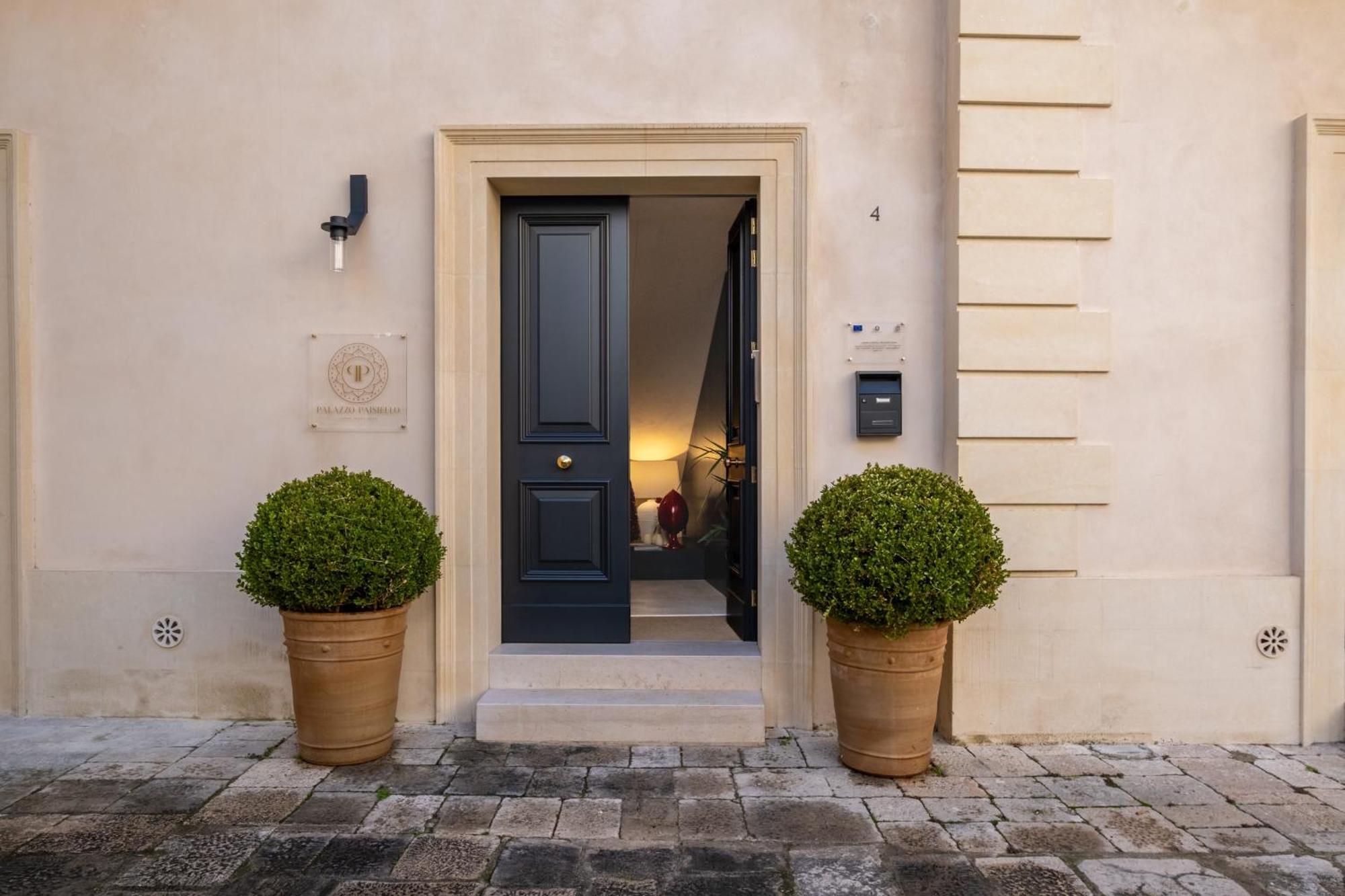 Palazzo Paisiello - Luxury Rooms Lecce Eksteriør billede